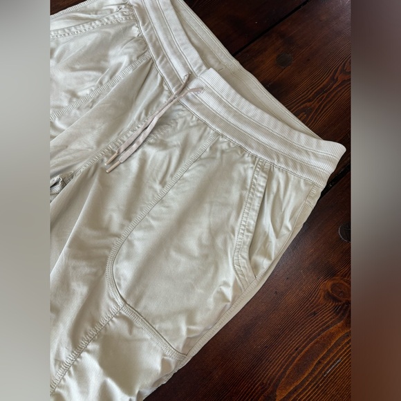 The North Face Pants Beige Ruched Hiking Casual Outdoor Cropped Capris Womens XL - Picture 2 of 11